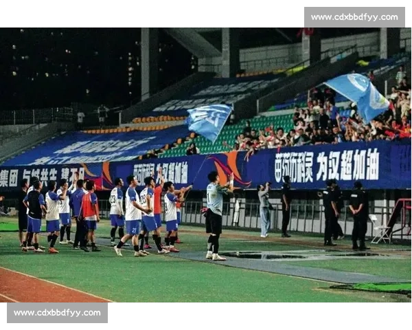 疯狂！苏超球迷区成欢乐海洋，助威声浪震破天际！